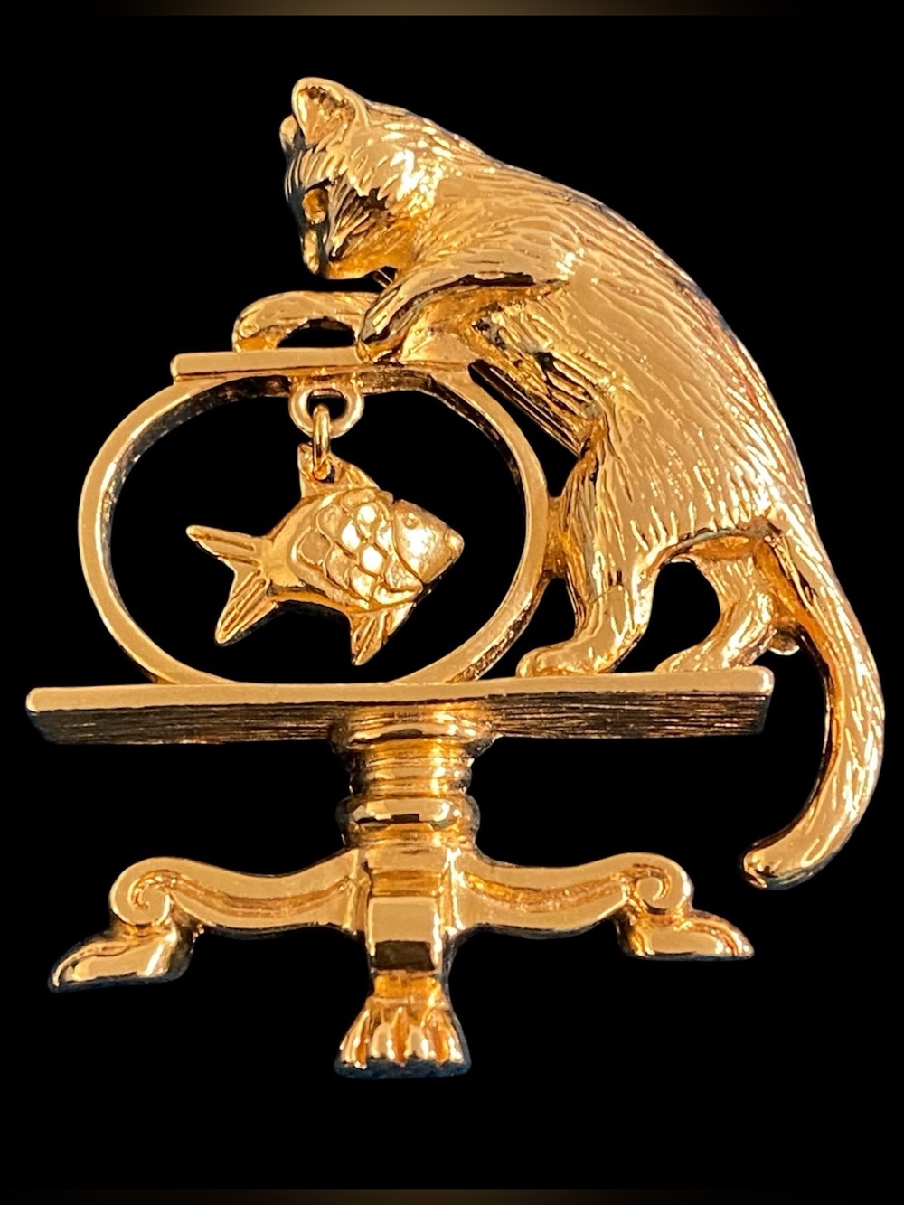Avon vintage Goldtone cat with a fish in a bowl brooch